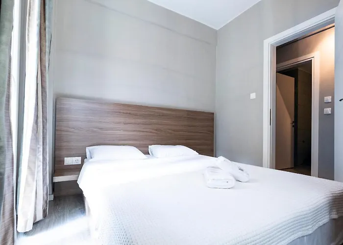 Delmare Mqueen Tessalónica