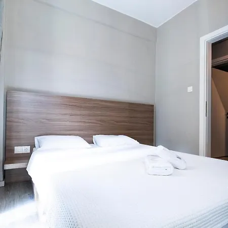 Delmare Mqueen Thessalonique